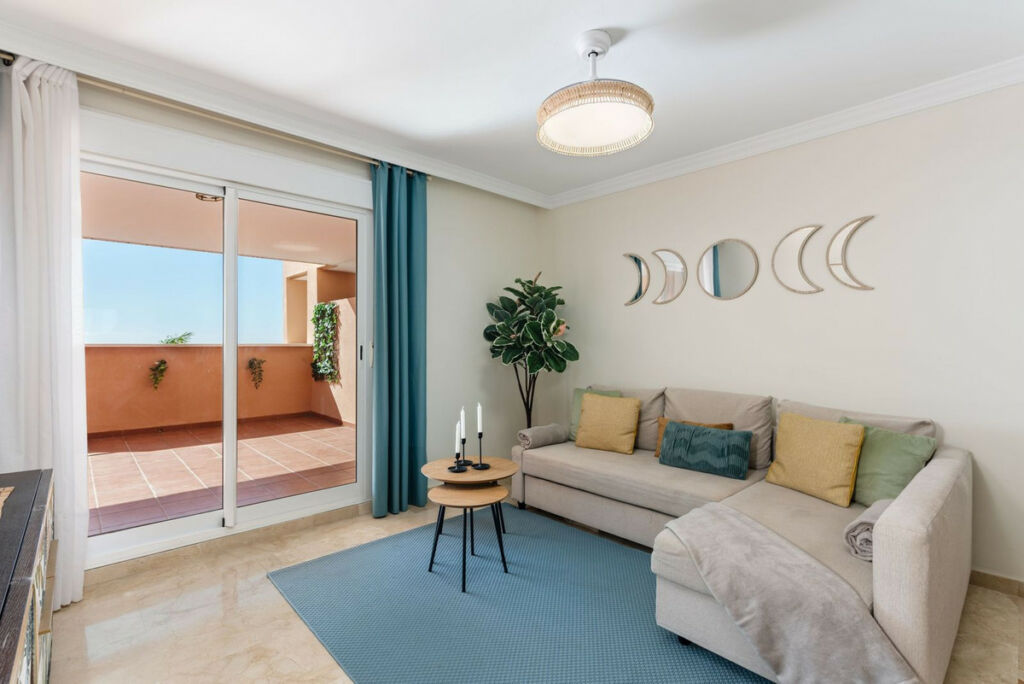 Middle Floor Apartment Casares Playa Málaga - image 8
