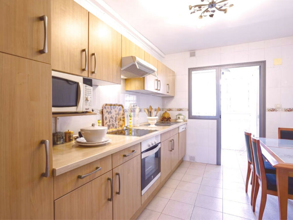 Middle Floor Apartment Fuengirola Málaga - image 8