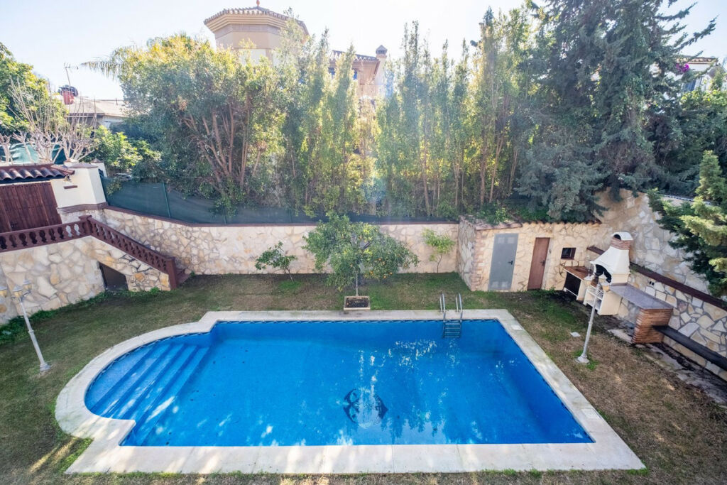 Detached Villa San Pedro de Alcántara Málaga - image 9