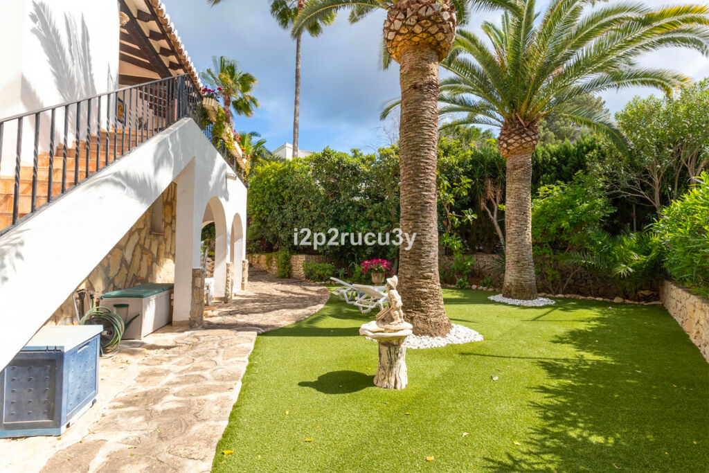 Detached Villa Moraira Alicante - image 9