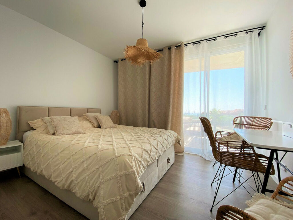Middle Floor Apartment Estepona Málaga - image 9