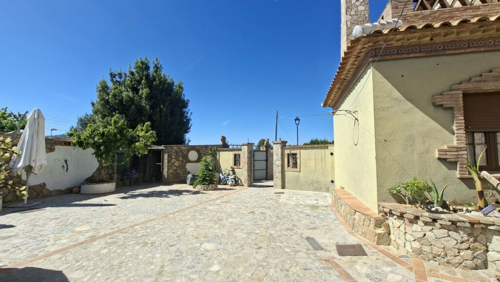 Detached Villa Arriate Málaga - image 9