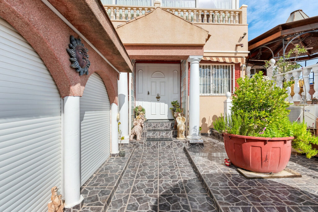 Detached Villa Ciudad Quesada Alicante - image 9