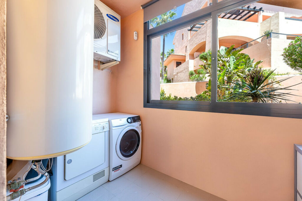 Ground Floor Apartment Calahonda Málaga - image 9
