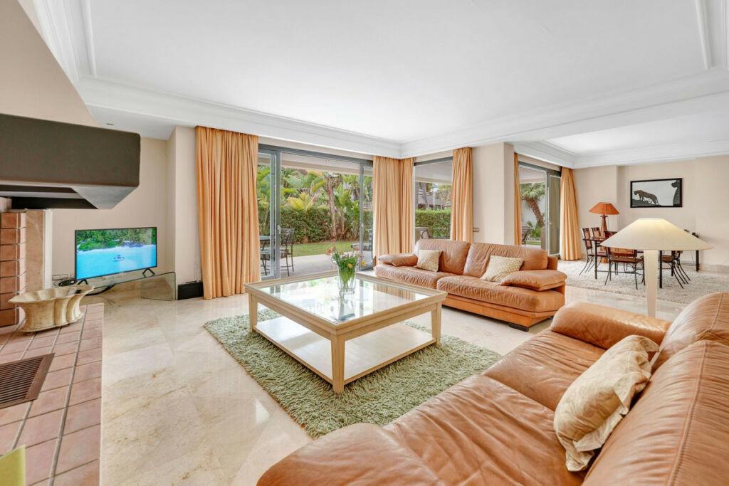 Ground Floor Apartment Los Monteros Málaga - image 9