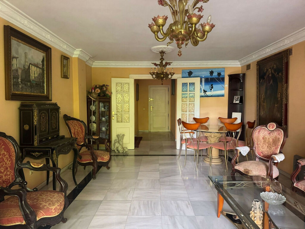 Middle Floor Apartment Marbella Málaga - image 9
