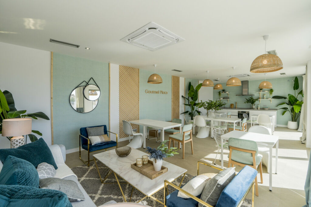 Middle Floor Apartment Benalmadena Málaga - image 9