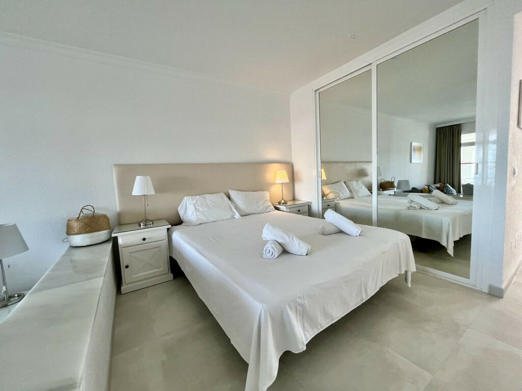 Middle Floor Apartment Riviera del Sol Málaga - image 9