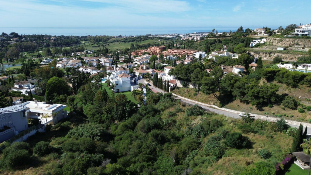 Residential Plot El Paraiso Málaga - image 9
