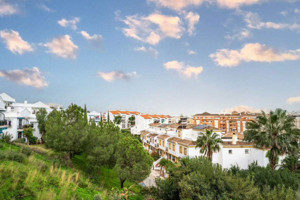 Semi-Detached House Estepona Málaga - image 9
