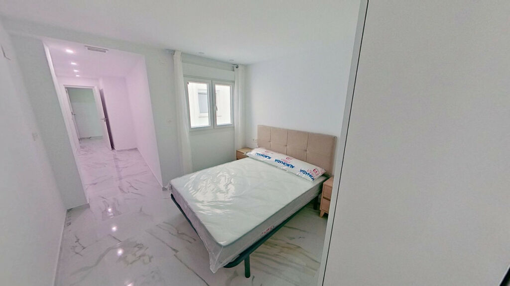 Middle Floor Apartment Torrevieja Alicante - image 9