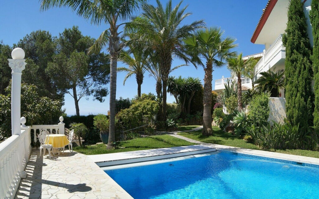 Detached Villa Las Chapas Málaga - image 9