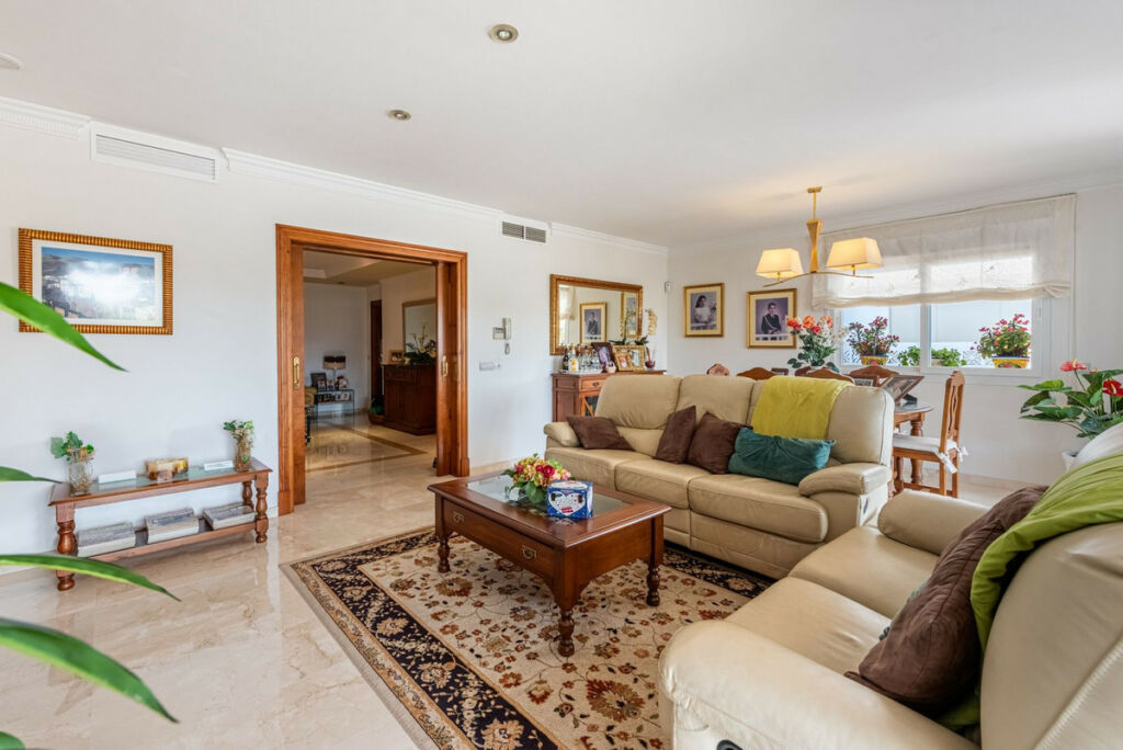 Detached Villa San Pedro de Alcántara Málaga - image 9