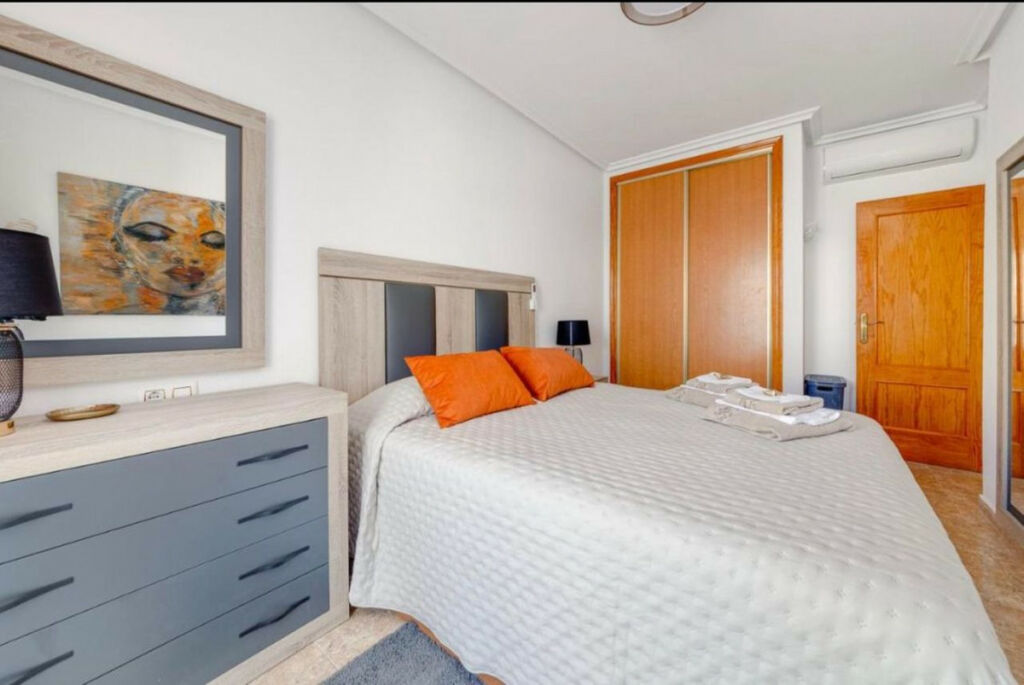 Penthouse Cabo Roig Alicante - image 9