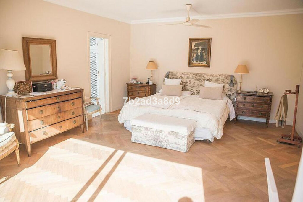 Detached Villa Calahonda Málaga - image 9