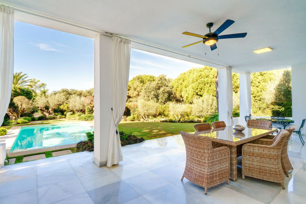 Detached Villa Hacienda Las Chapas Málaga - image 9
