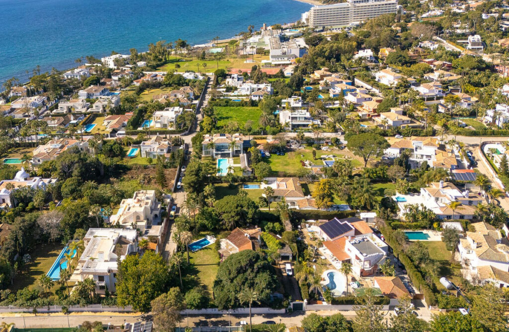 Detached Villa Guadalmina Baja Málaga - image 9