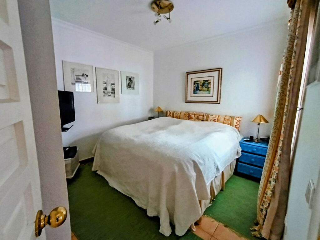 Penthouse Nueva Andalucía Málaga - image 9