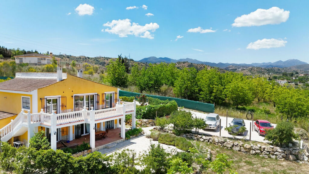 Detached Villa Coín Málaga - image 9