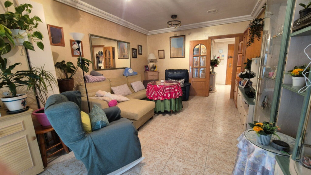 Middle Floor Apartment Torrevieja Alicante - image 9