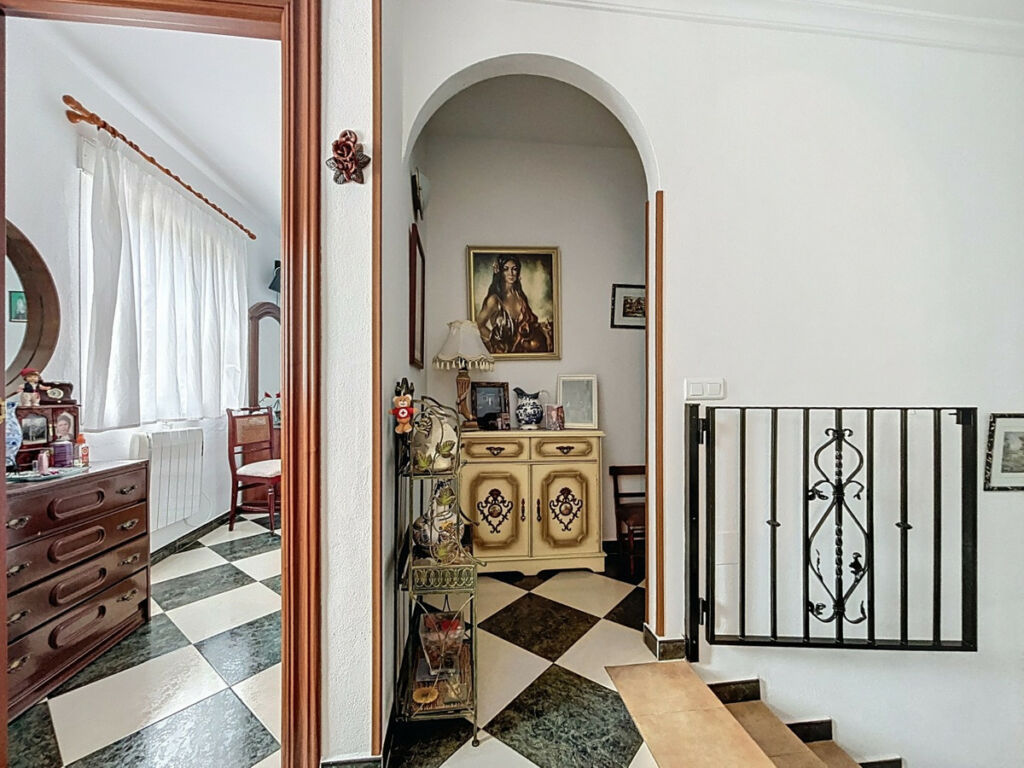 Detached Villa La Viñuela Málaga - image 9