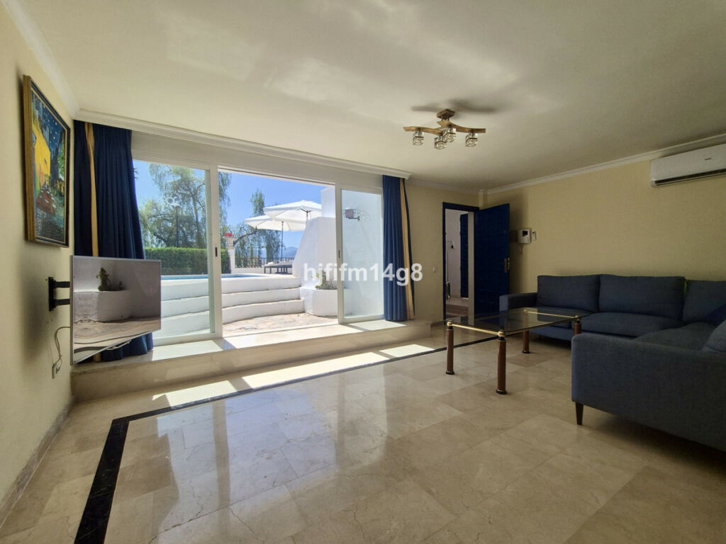 Detached Villa La Campana Málaga - image 9
