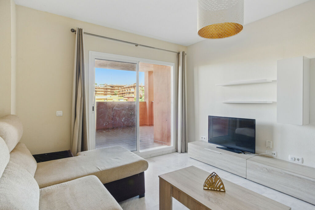 Middle Floor Apartment Reserva de Marbella Málaga - image 8