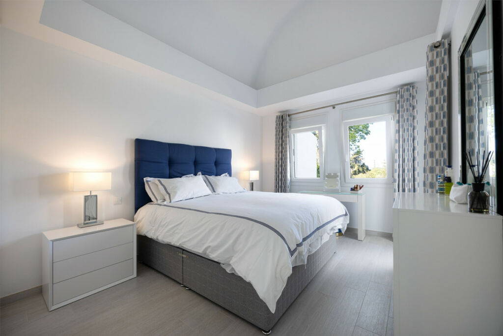 Townhouse Estepona Málaga - image 9
