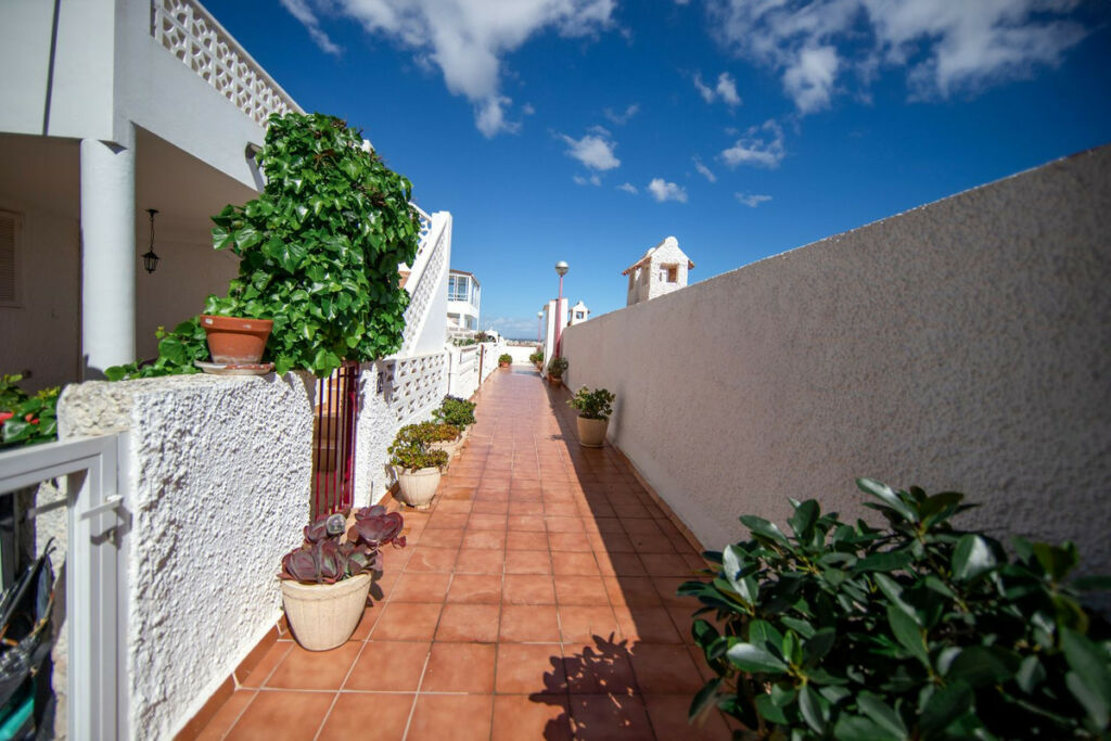 Ground Floor Apartment Torrevieja Alicante - image 9