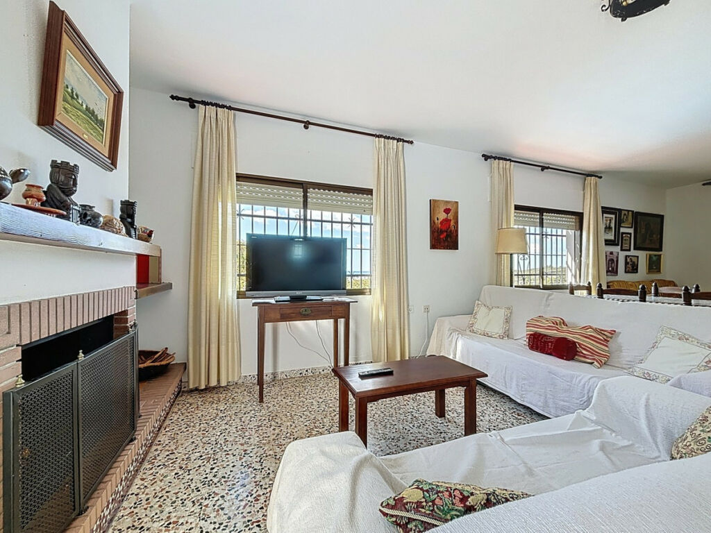 Detached Villa Almayate Alto Málaga - image 9