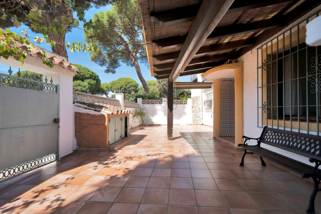 Detached Villa Marbella Málaga - image 9