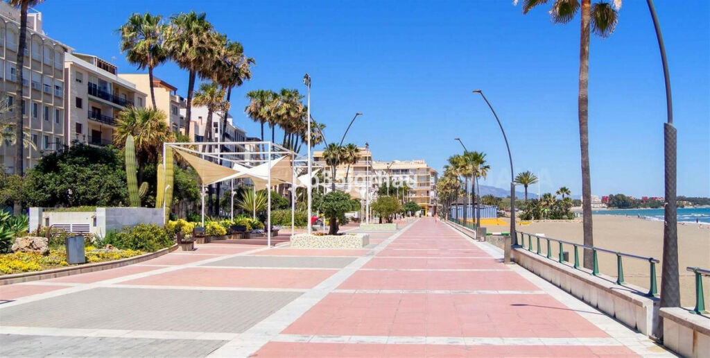 Penthouse Estepona Málaga - image 9
