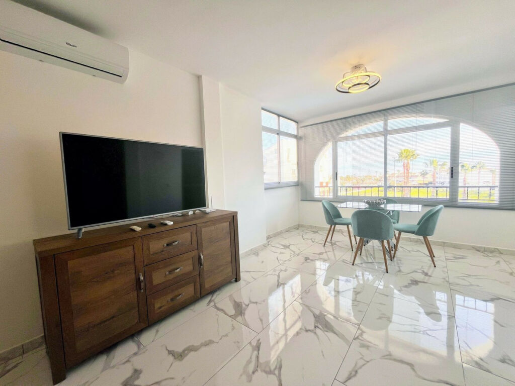 Middle Floor Apartment Villamartin Alicante - image 10