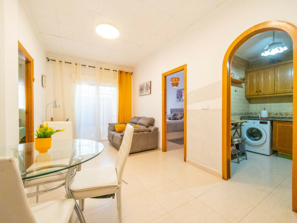 Ground Floor Apartment Torrevieja Alicante - image 6