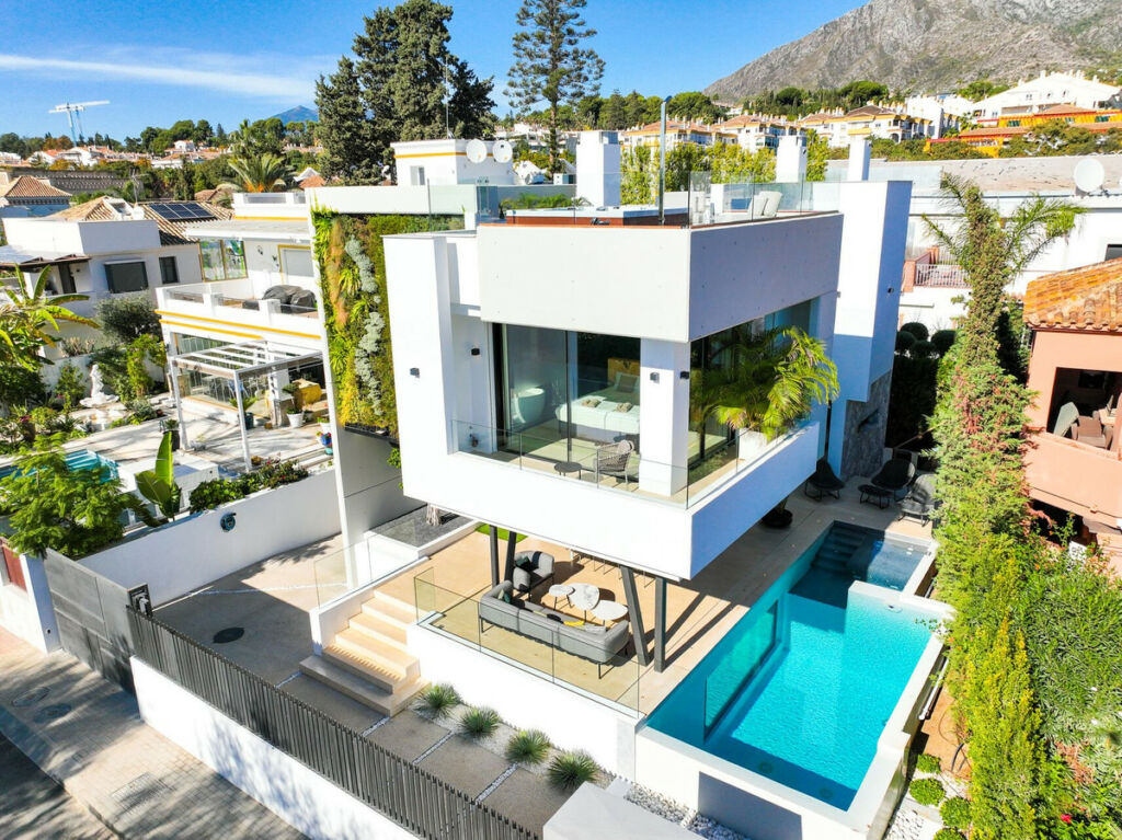 Detached Villa The Golden Mile Málaga