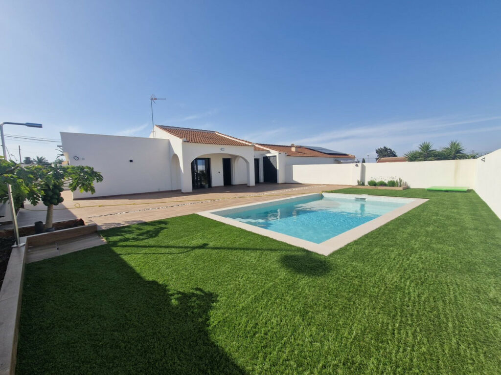 Detached Villa Los Balcones Alicante