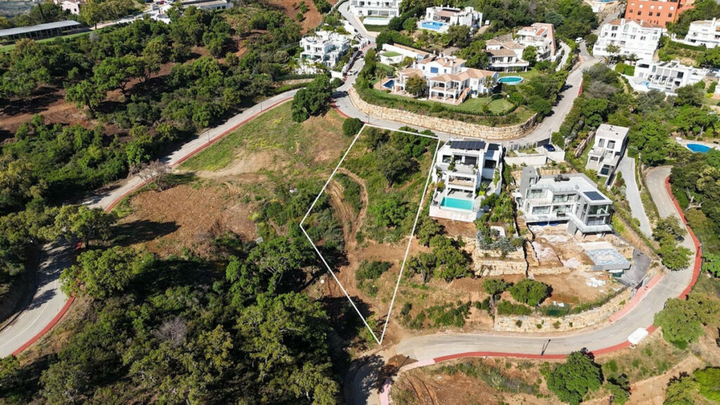 Residential Plot La Mairena Málaga