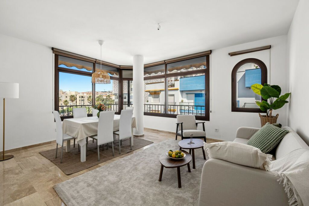 Top Floor Apartment Estepona Málaga