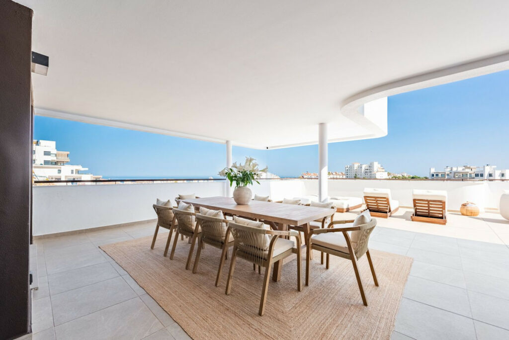 Middle Floor Apartment Estepona Málaga