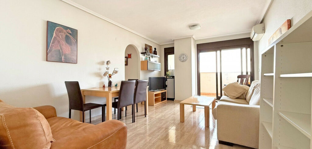Middle Floor Apartment Torrevieja Alicante