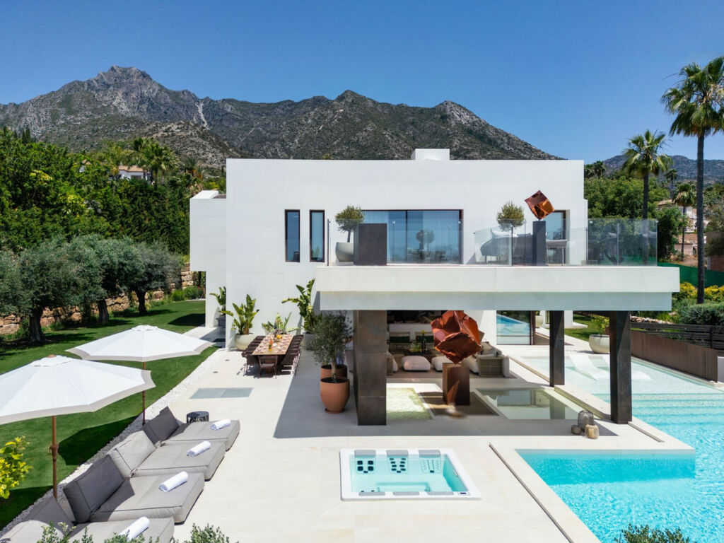 Detached Villa Sierra Blanca Málaga