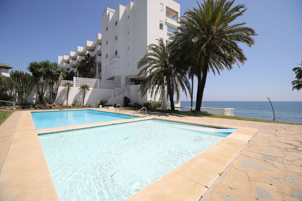Middle Floor Apartment Estepona Málaga