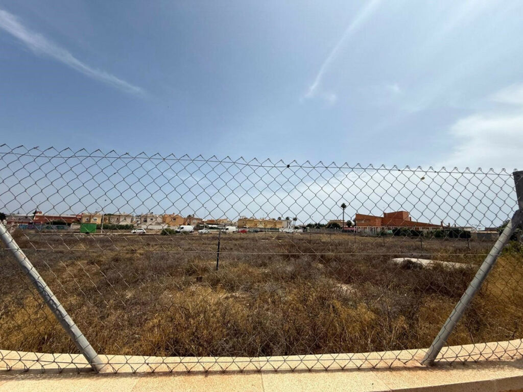 Land Aguas Nuevas Alicante