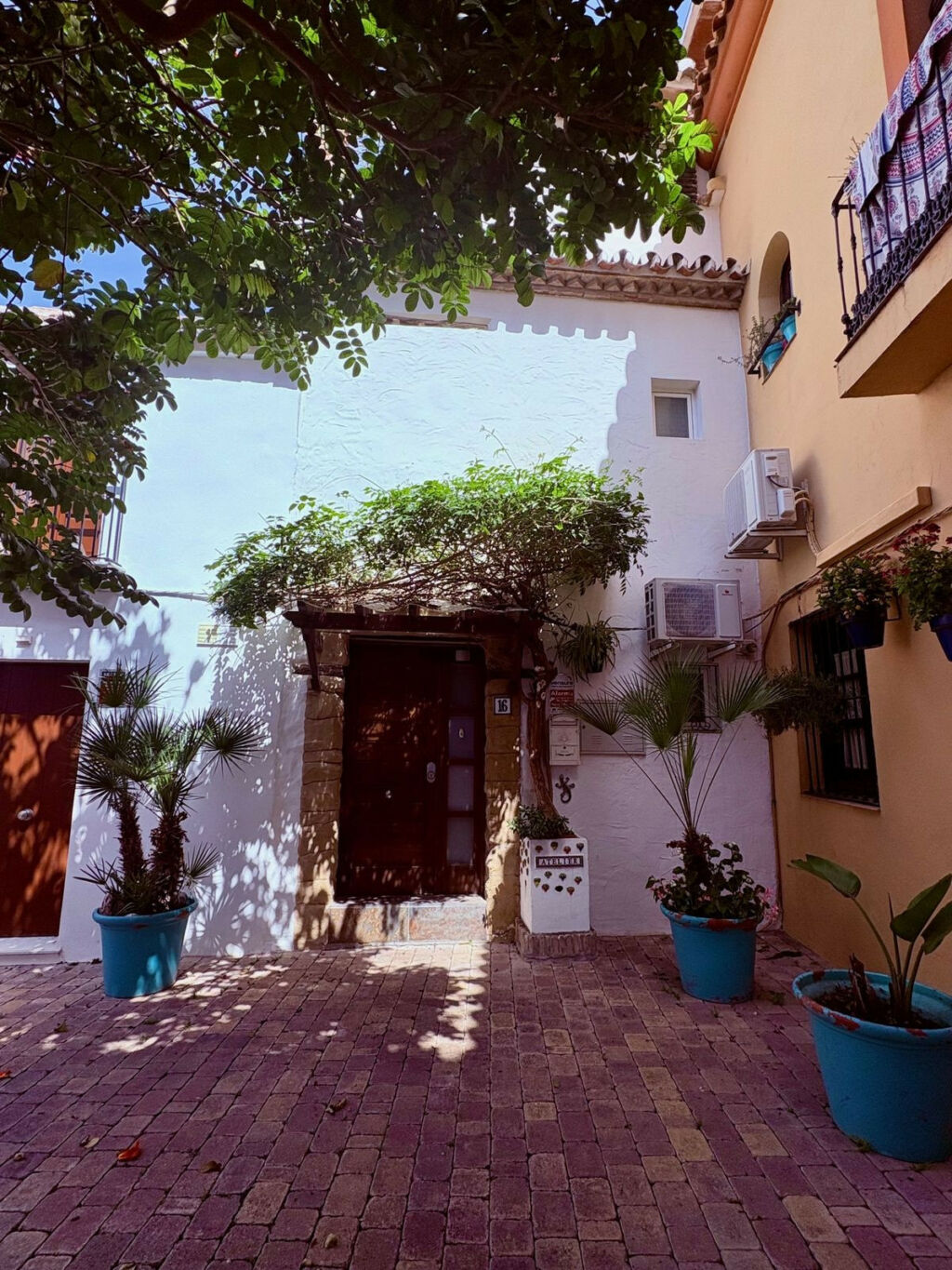 Townhouse Estepona Málaga - image 2
