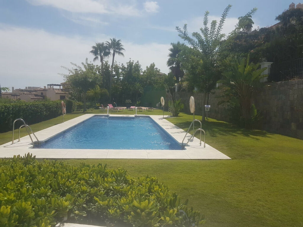 Townhouse El Paraiso Málaga - image 15