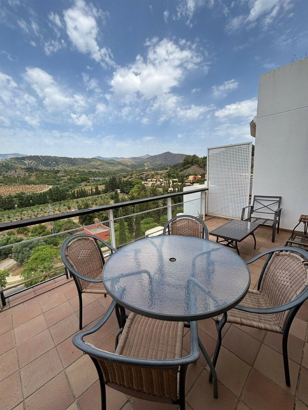 Middle Floor Apartment Benahavís Málaga