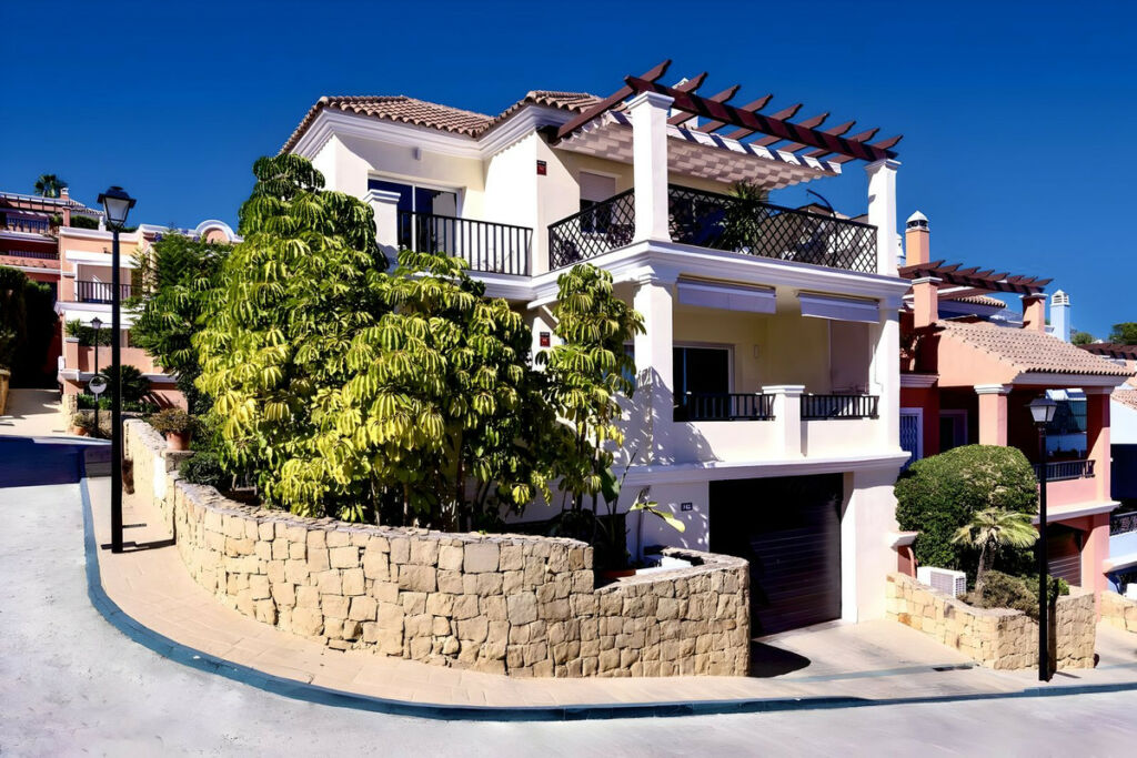 Townhouse Nueva Andalucía Málaga