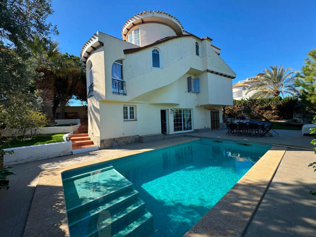 Detached Villa La Zenia Alicante