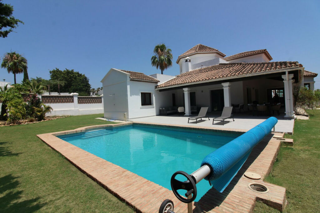 Detached Villa El Paraiso Málaga