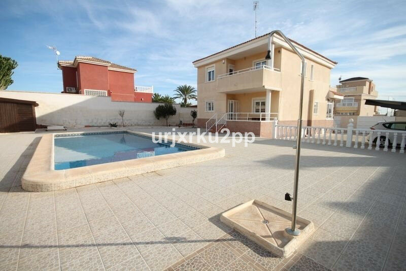 Detached Villa Aguas Nuevas Alicante